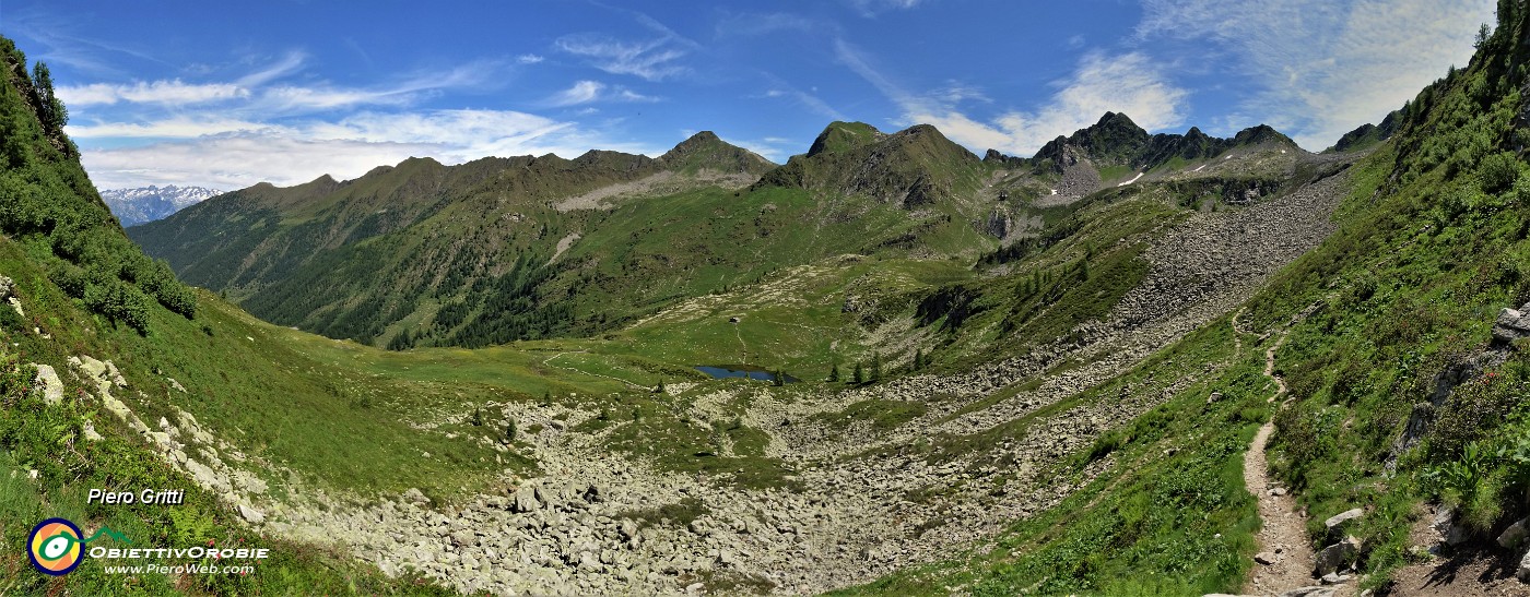 34 Conca dei Laghi di Porcile alla testata della Val Lunga.jpg